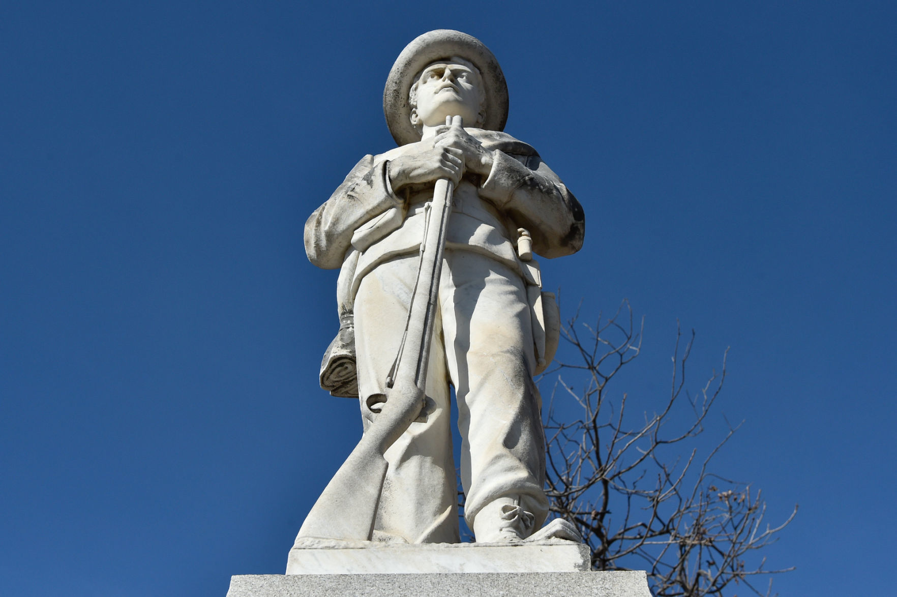 Confederate monument